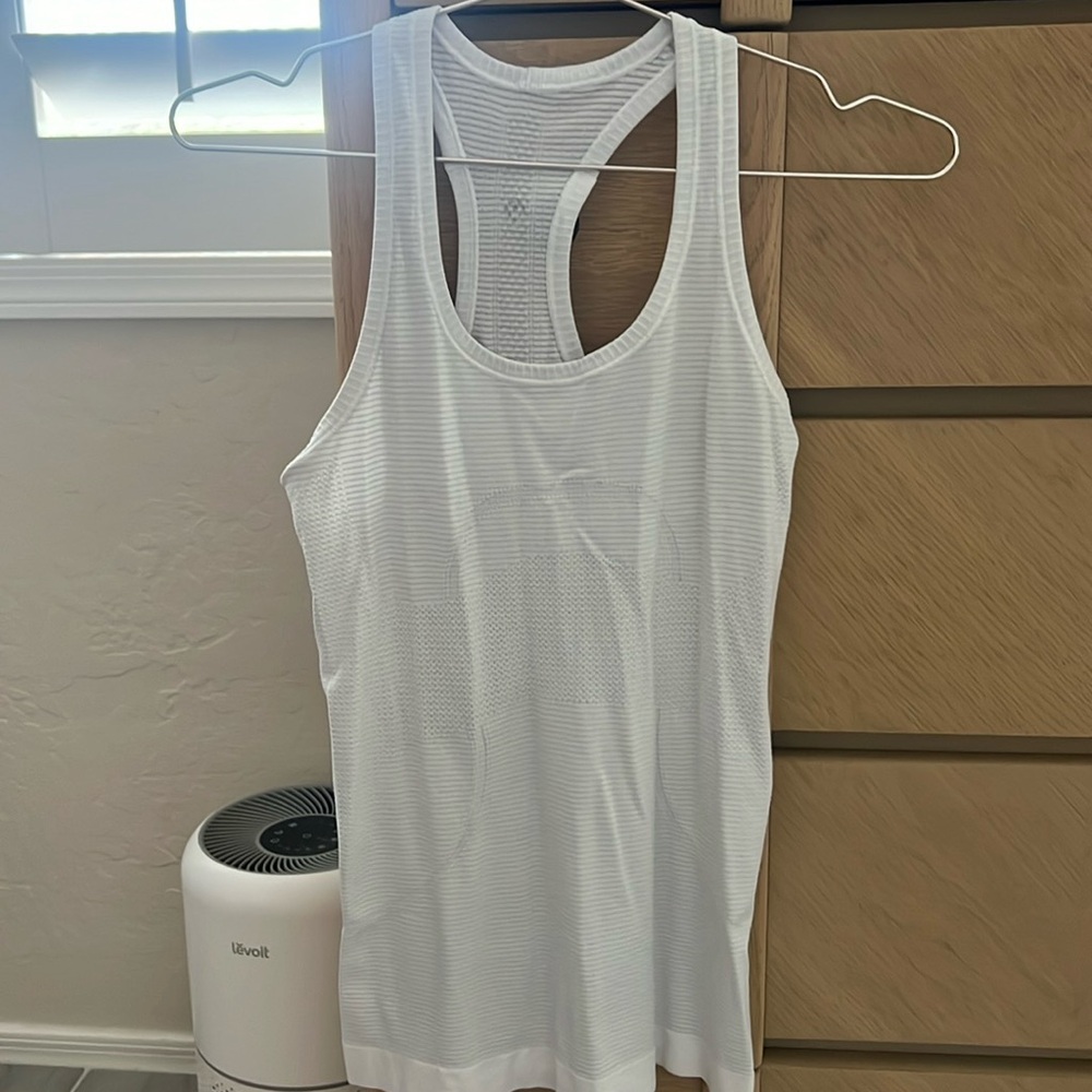 Lululemon tank